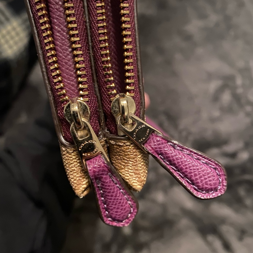 Coach double zipper Wallet wristlet - Picture 7 of 7